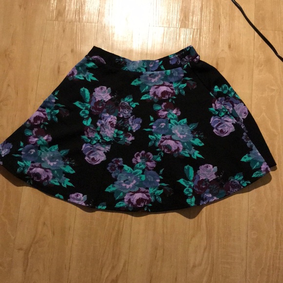 Flower skirt - Picture 1 of 2